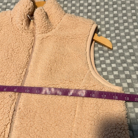 CALIA zip up vest - Picture 3 of 6